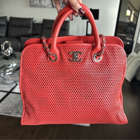 CHANEL Up In The Air Convertible Tote Bag in Red Authentic - Picture 2 of 12